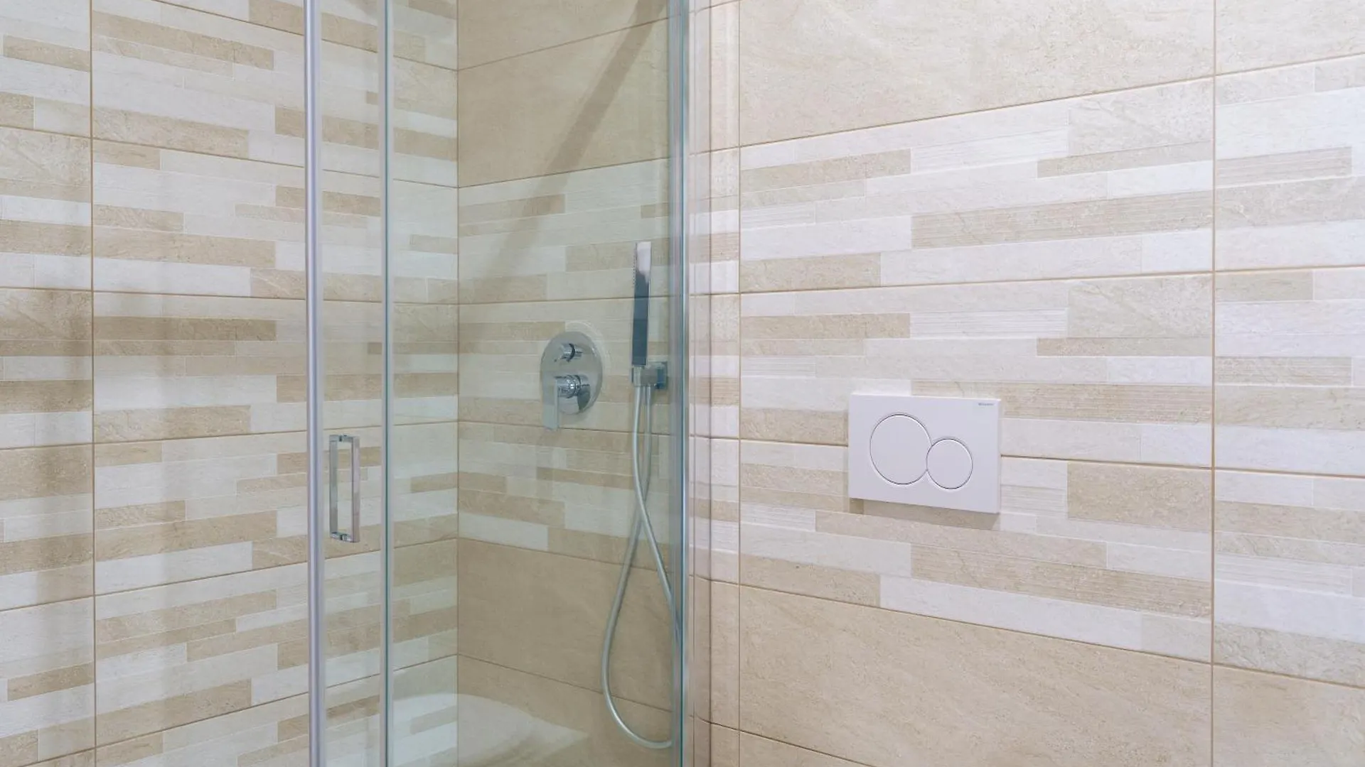 Domus-Pulchra Apartment Bari 0*,  Italy